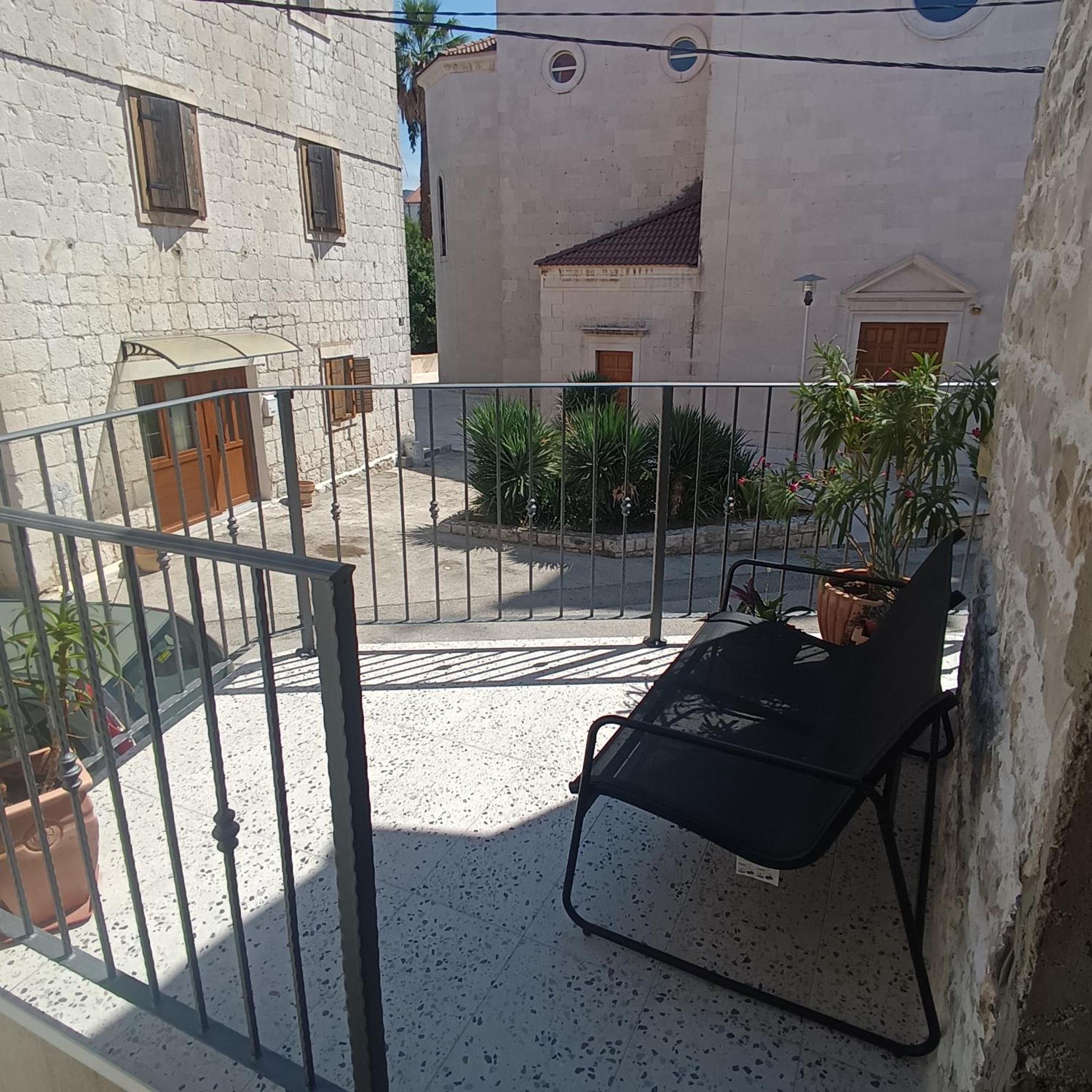Apartman Oleandar Kastela Exterior photo